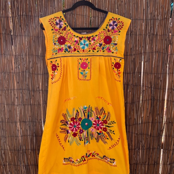 Vintage Mexican Embroidered Yellow Dress Floral Summer Beach Coverup M/L - Picture 10 of 10